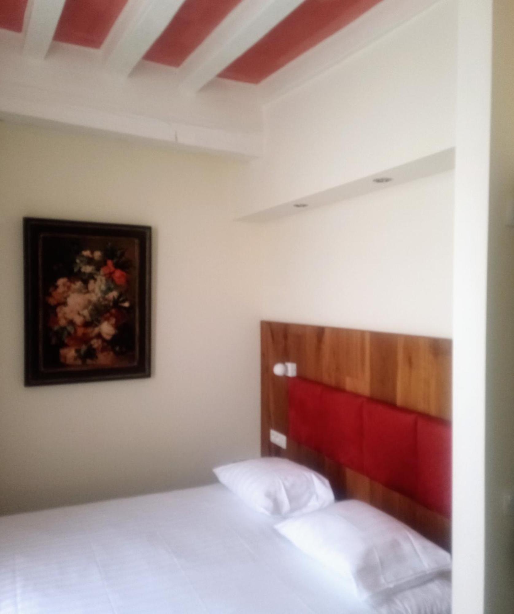 Kolmojen Hotell Sint-Truiden Exteriör bild