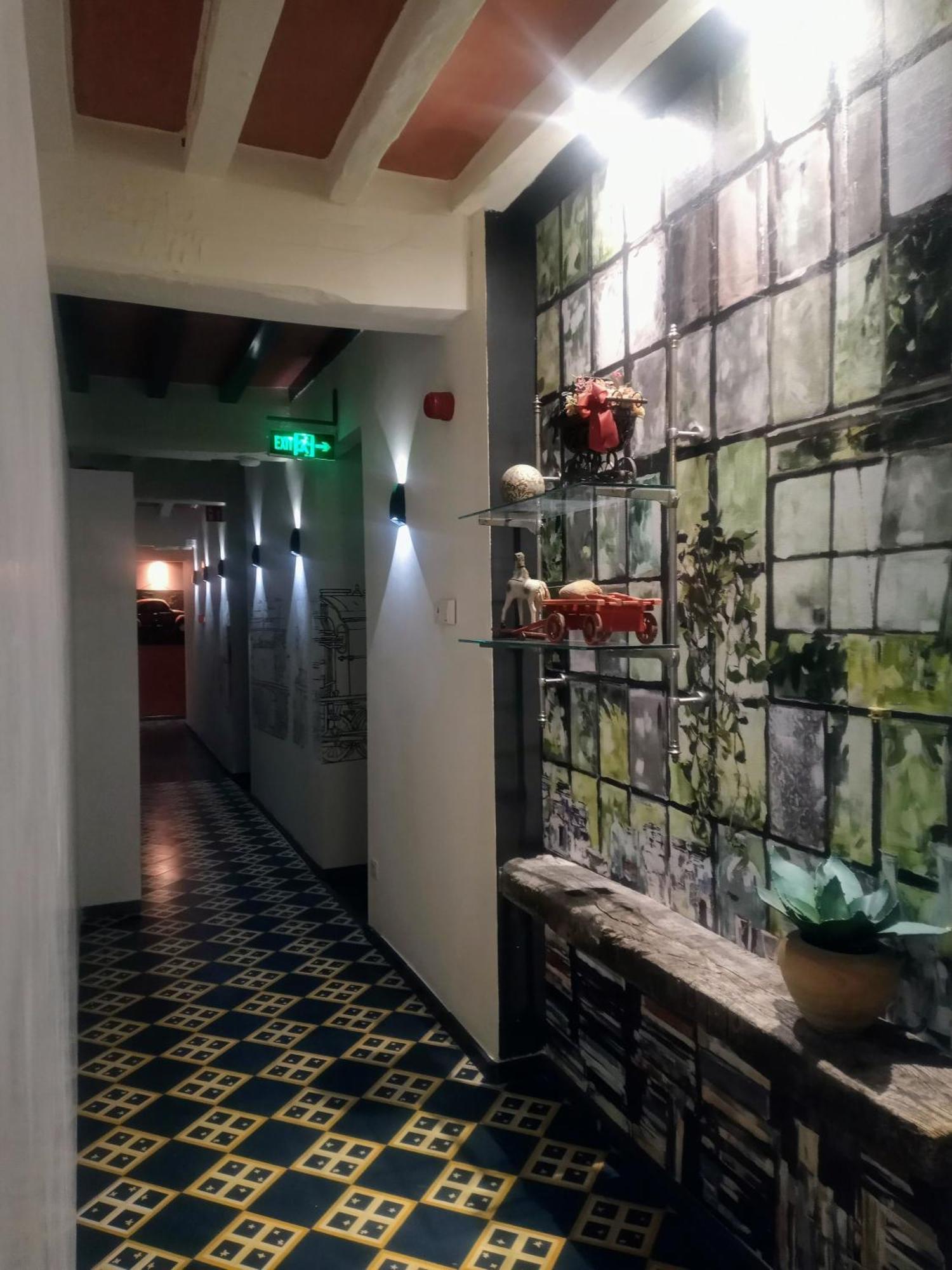 Kolmojen Hotell Sint-Truiden Exteriör bild