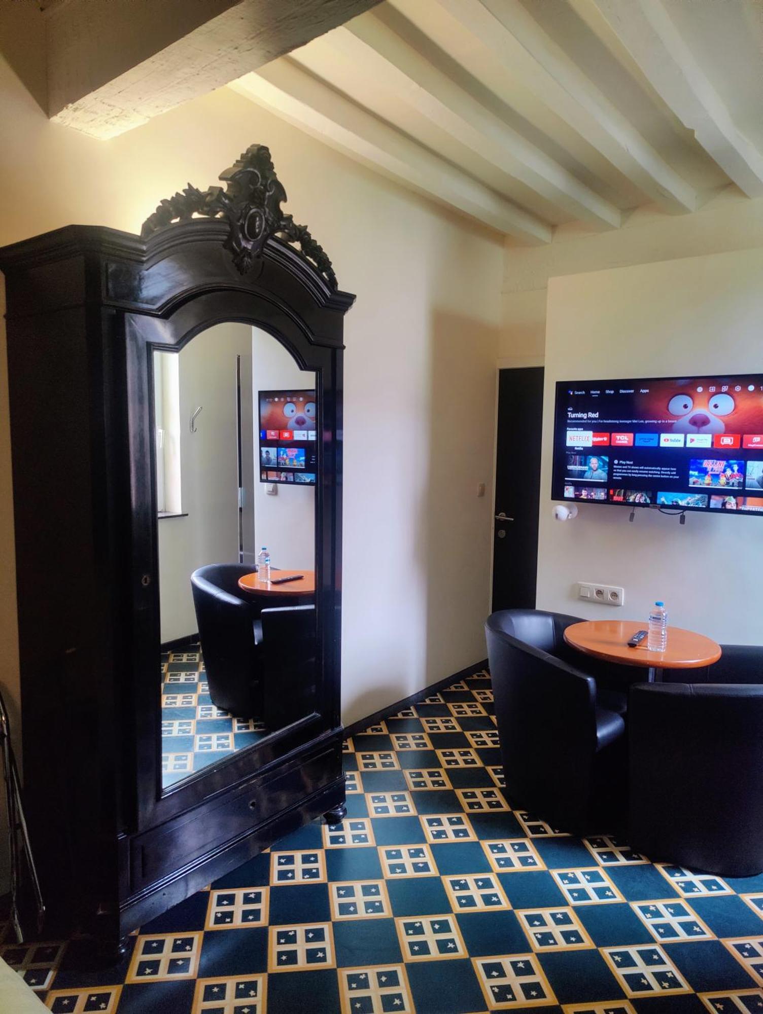 Kolmojen Hotell Sint-Truiden Exteriör bild